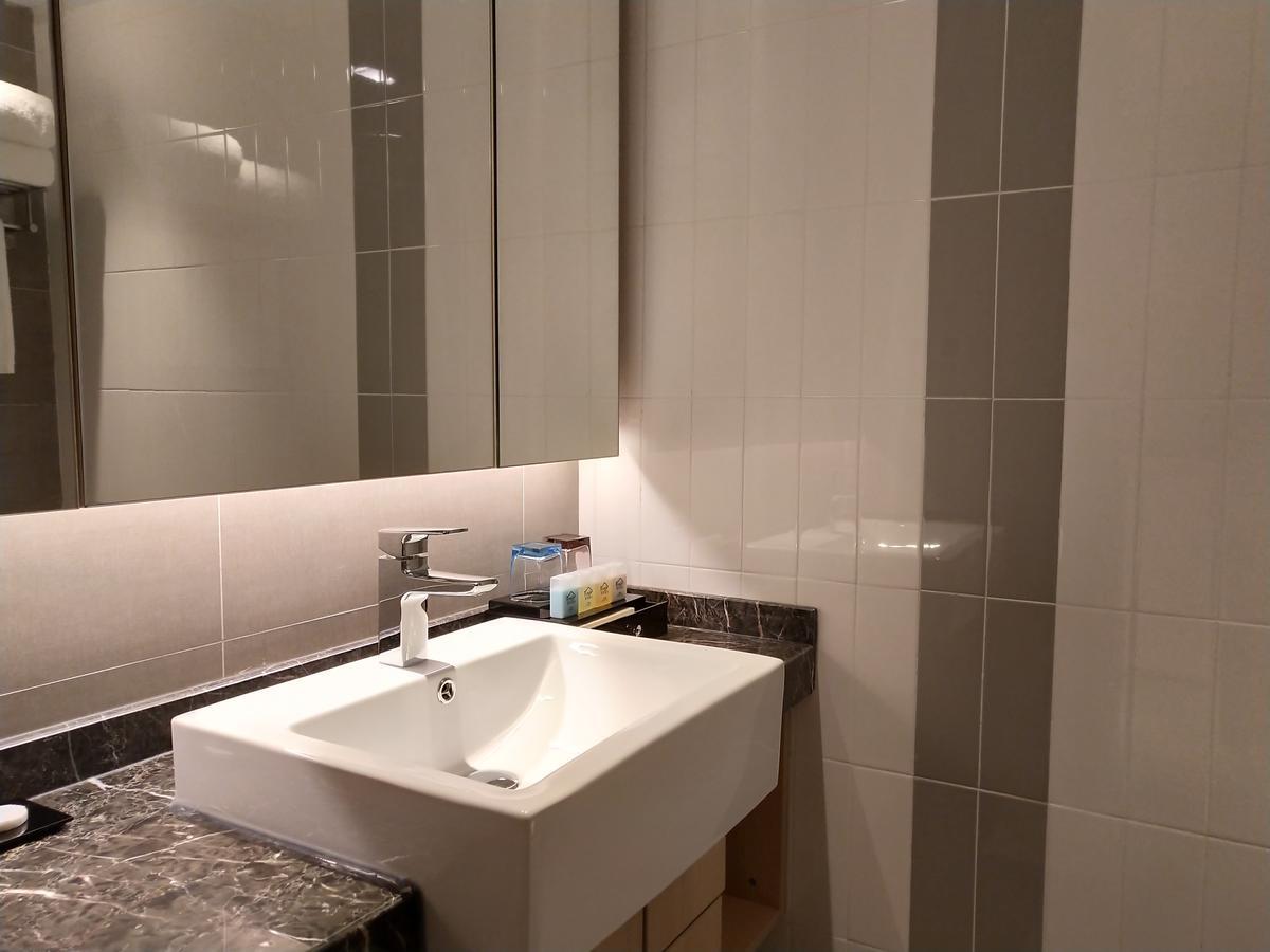 Shanghai Rongju Hotel Lujiazui Hotel Zewnętrze zdjęcie